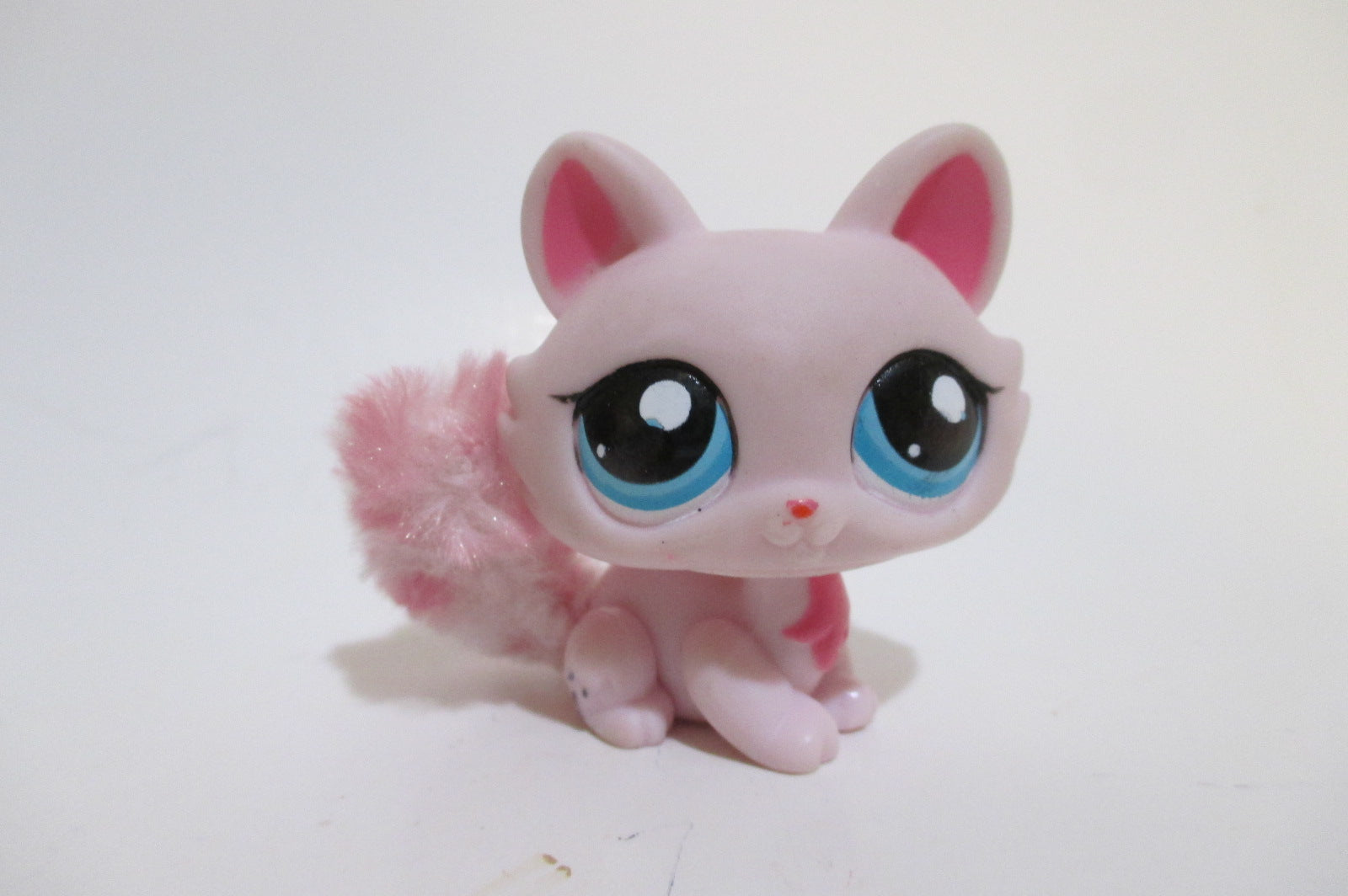 Lps pink cat store with blue eyes