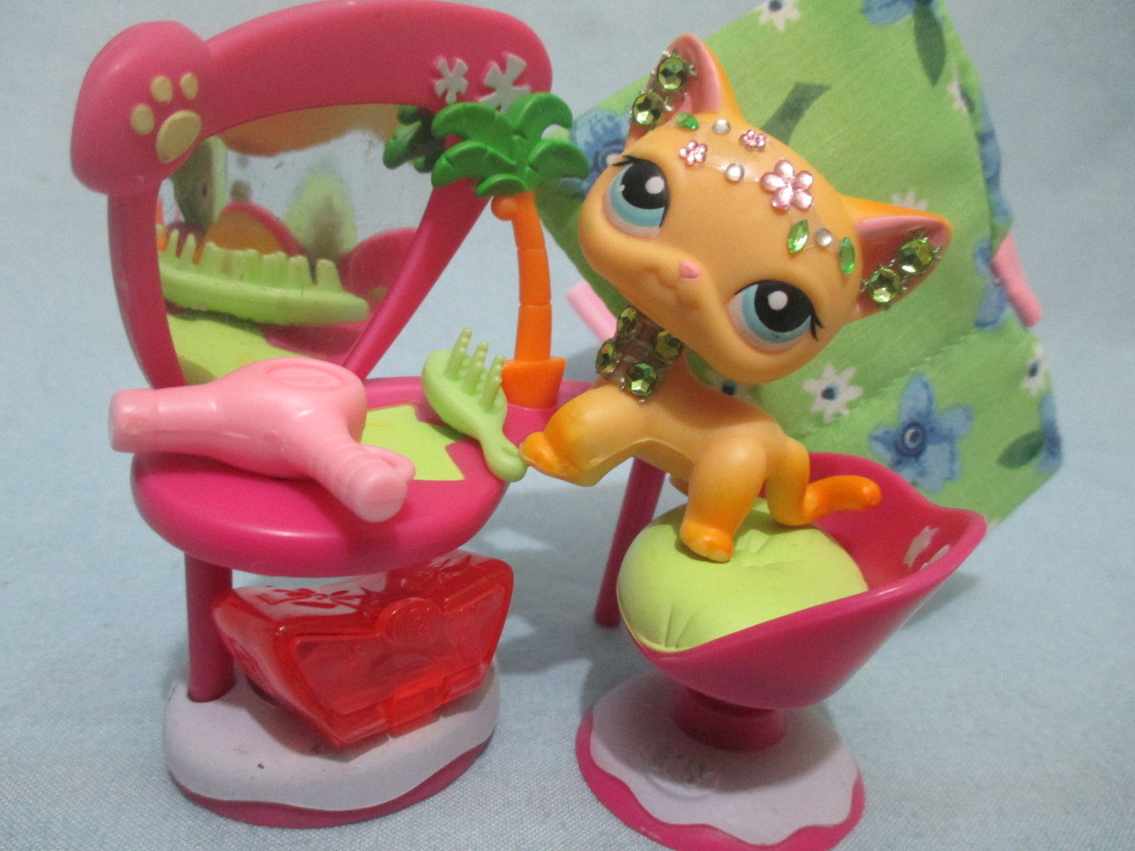 Littlest Pet Shop Playset Lot 12 Random Dog Cat House and Accessories 